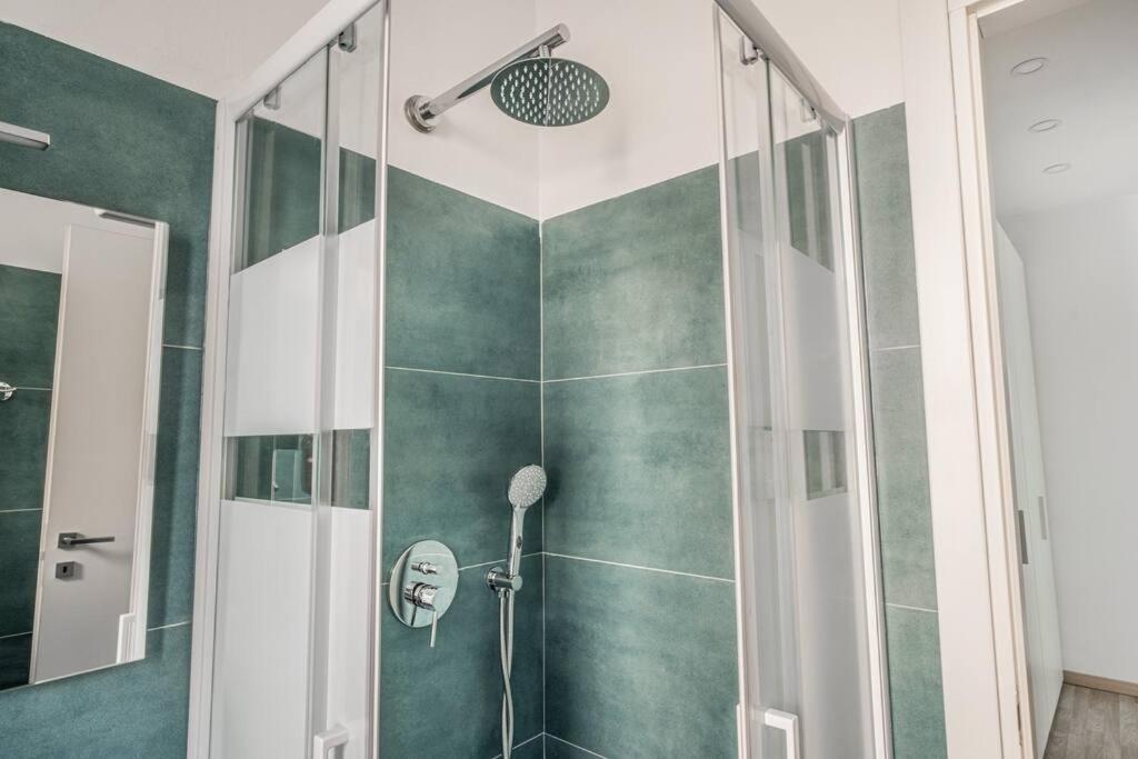 Artistic House Navigli-Duomo Netflix & Design Apartment Milan Luaran gambar