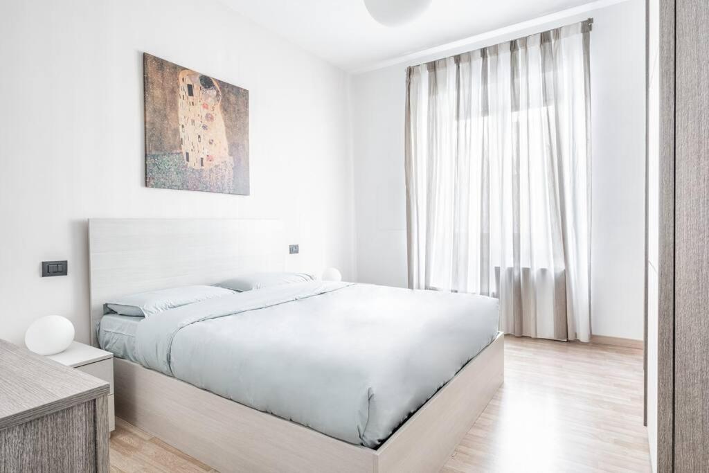 Artistic House Navigli-Duomo Netflix & Design Apartment Milan Luaran gambar
