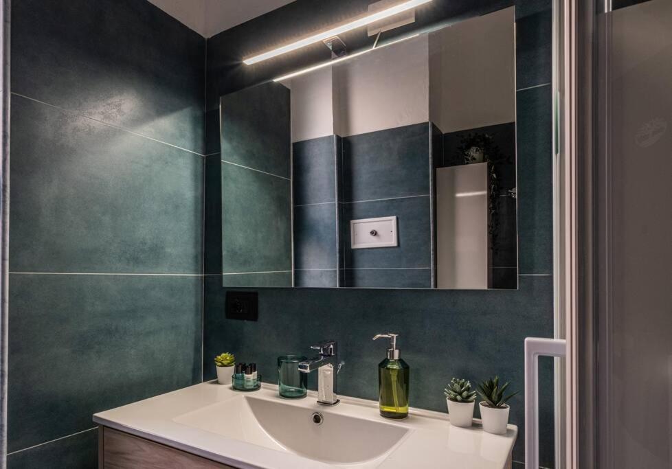 Artistic House Navigli-Duomo Netflix & Design Apartment Milan Luaran gambar